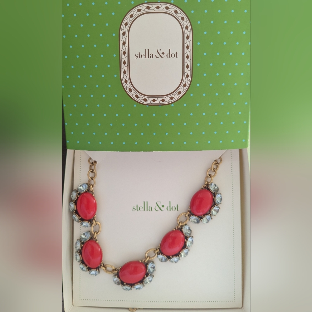 New Stella & Dot faux redstone and diamonds gold necklace
